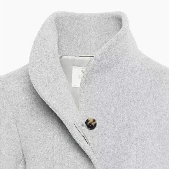 Aritizia ‘Cocoon Coat’ - Picture 4 of 13